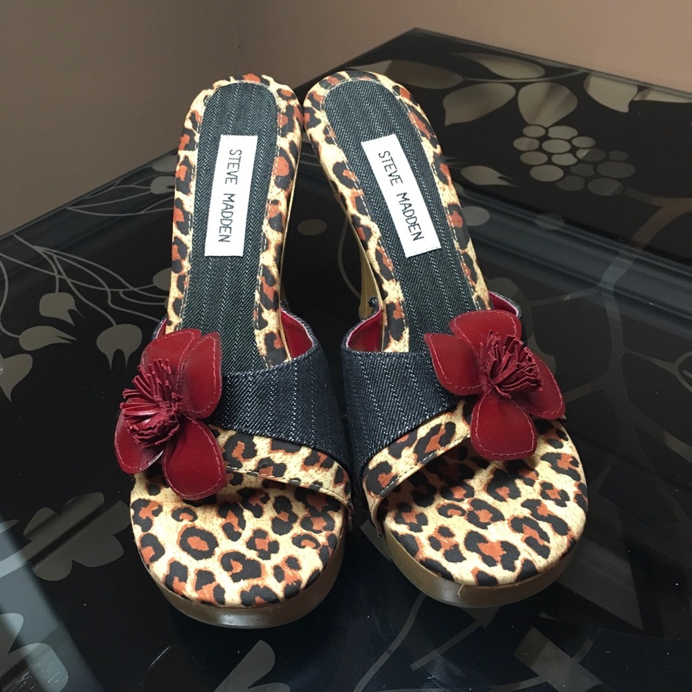 NEW Steve Madden “Charoo” sandal heels 🌺